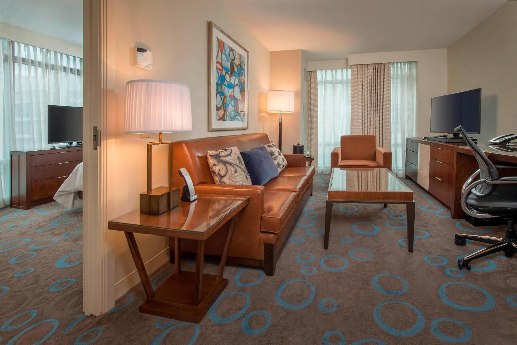 One-Bedroom Executive King Suite with Sofa Bed,1381215971:JPEG