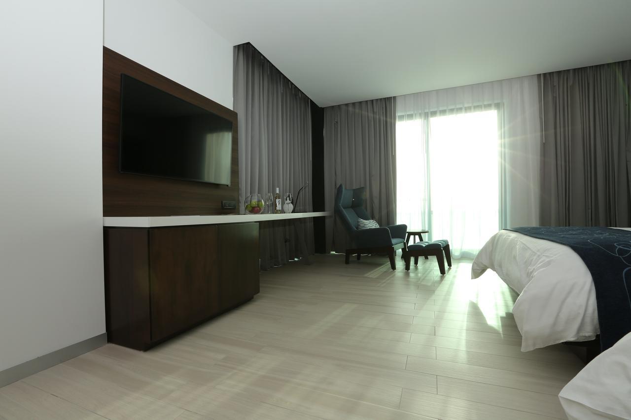 Double or Twin Room with Sea View,596759367:JPEG