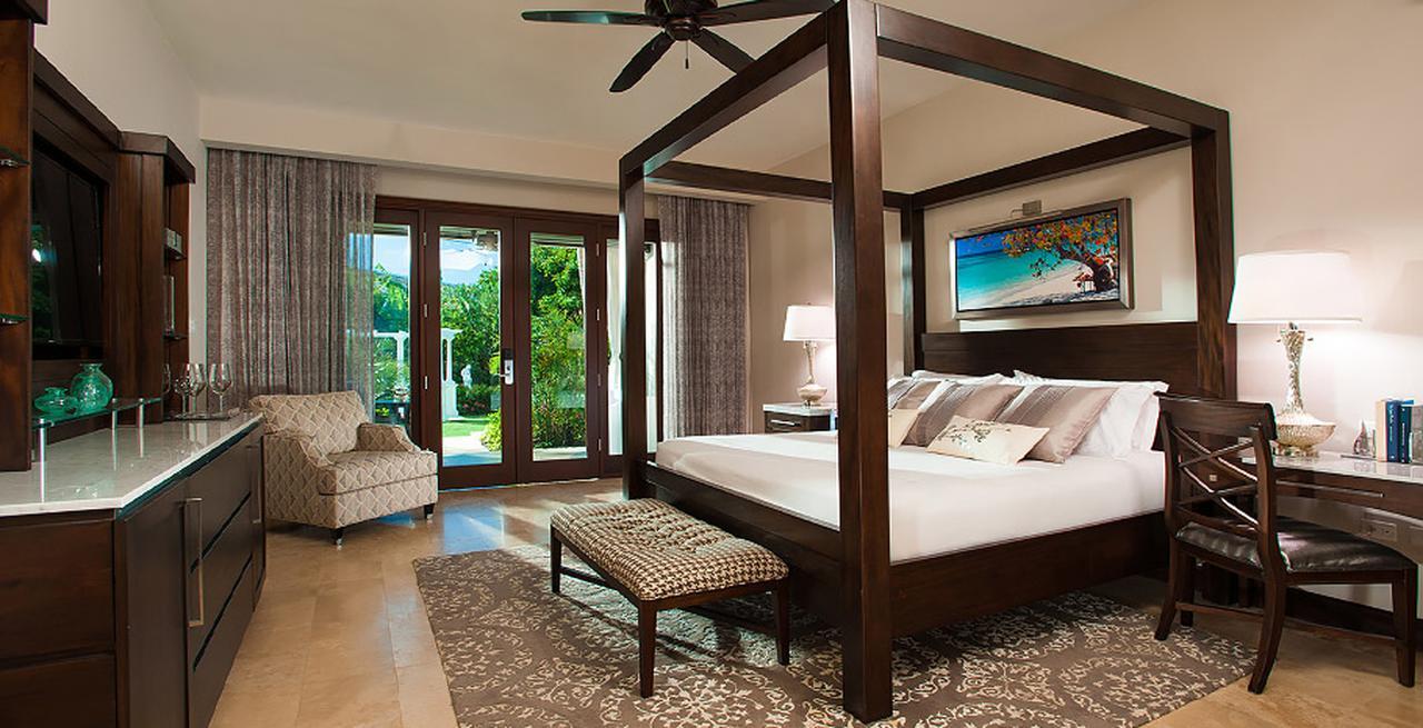 Romeo and Juliet Walkout Butler Suite with Patio Tranquility Soaking Tub