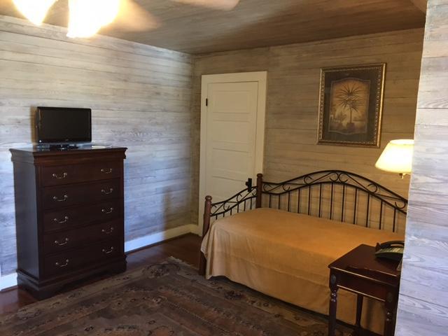 Quadruple Room,613491565:JPEG