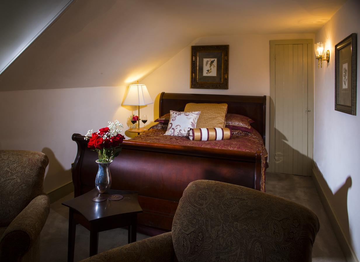 Queen Suite with Spa Shower,1225520759:JPEG