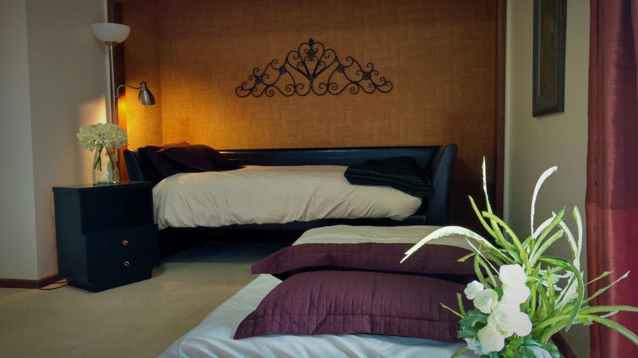 Budget Double Room,631307445:JPEG