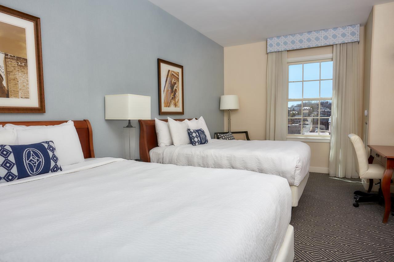 Queen Room with Two Queen Beds,644887806:JPEG