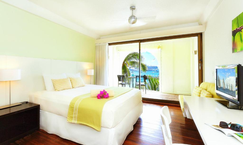 Deluxe Room with Beach View