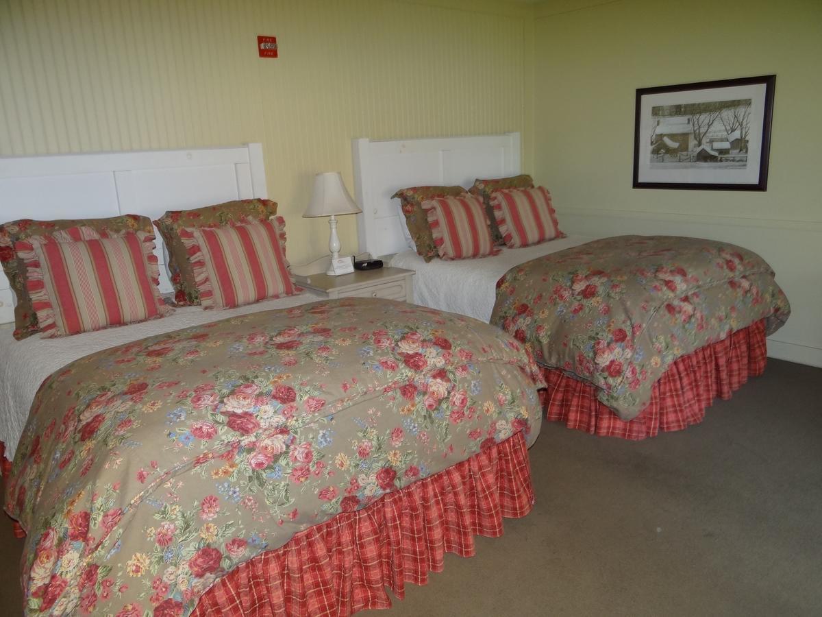 Queen Room with Two Queen Beds - Disability Access