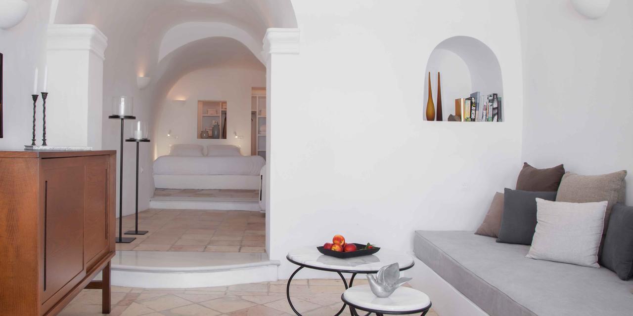 Daphne's Suite with Caldera View