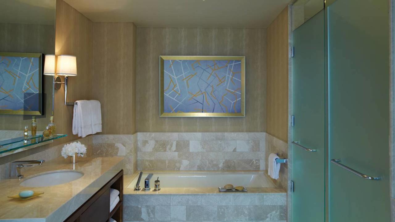 King Room with City View,665209851:JPEG