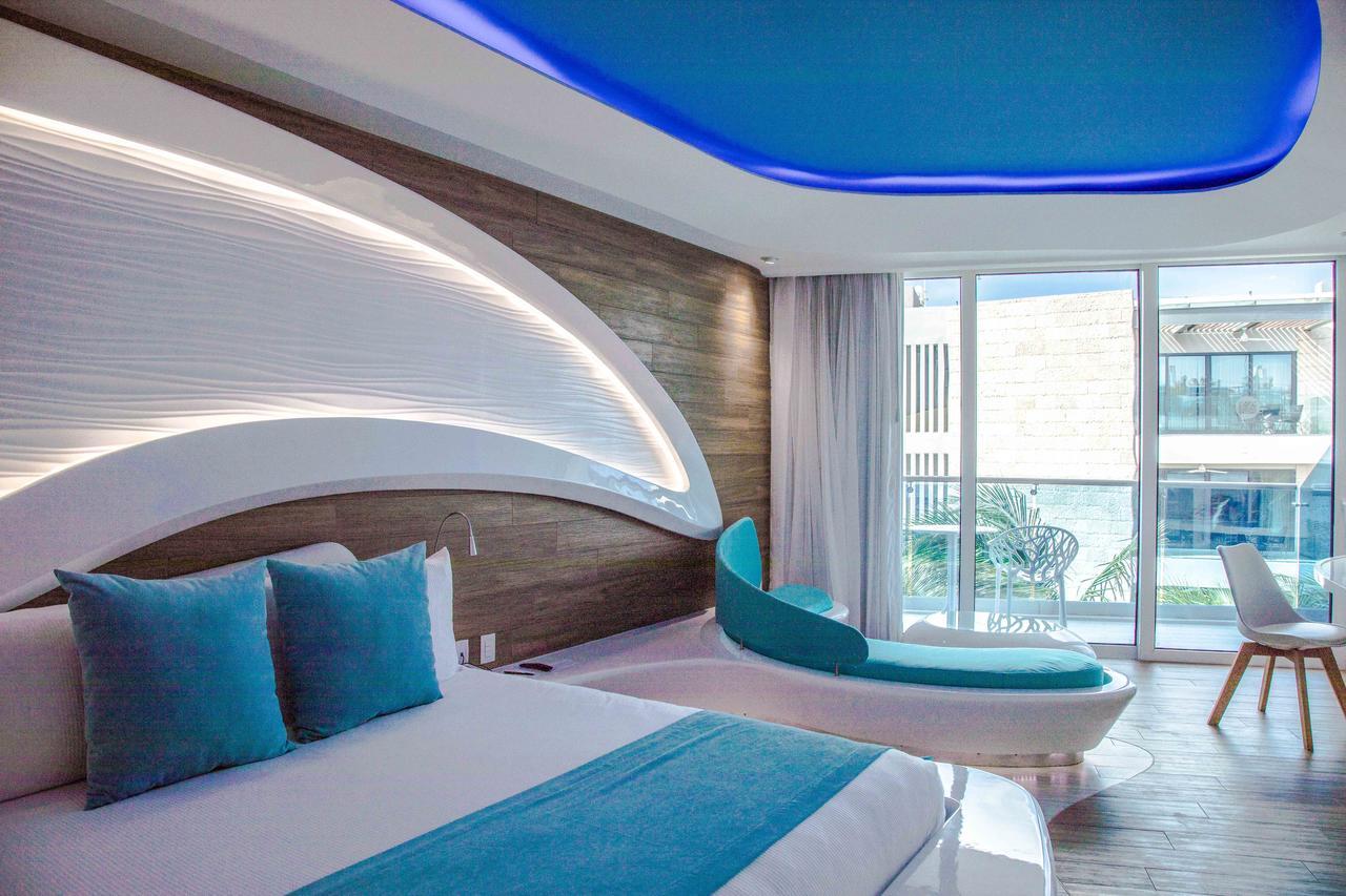 King Partial Ocean View