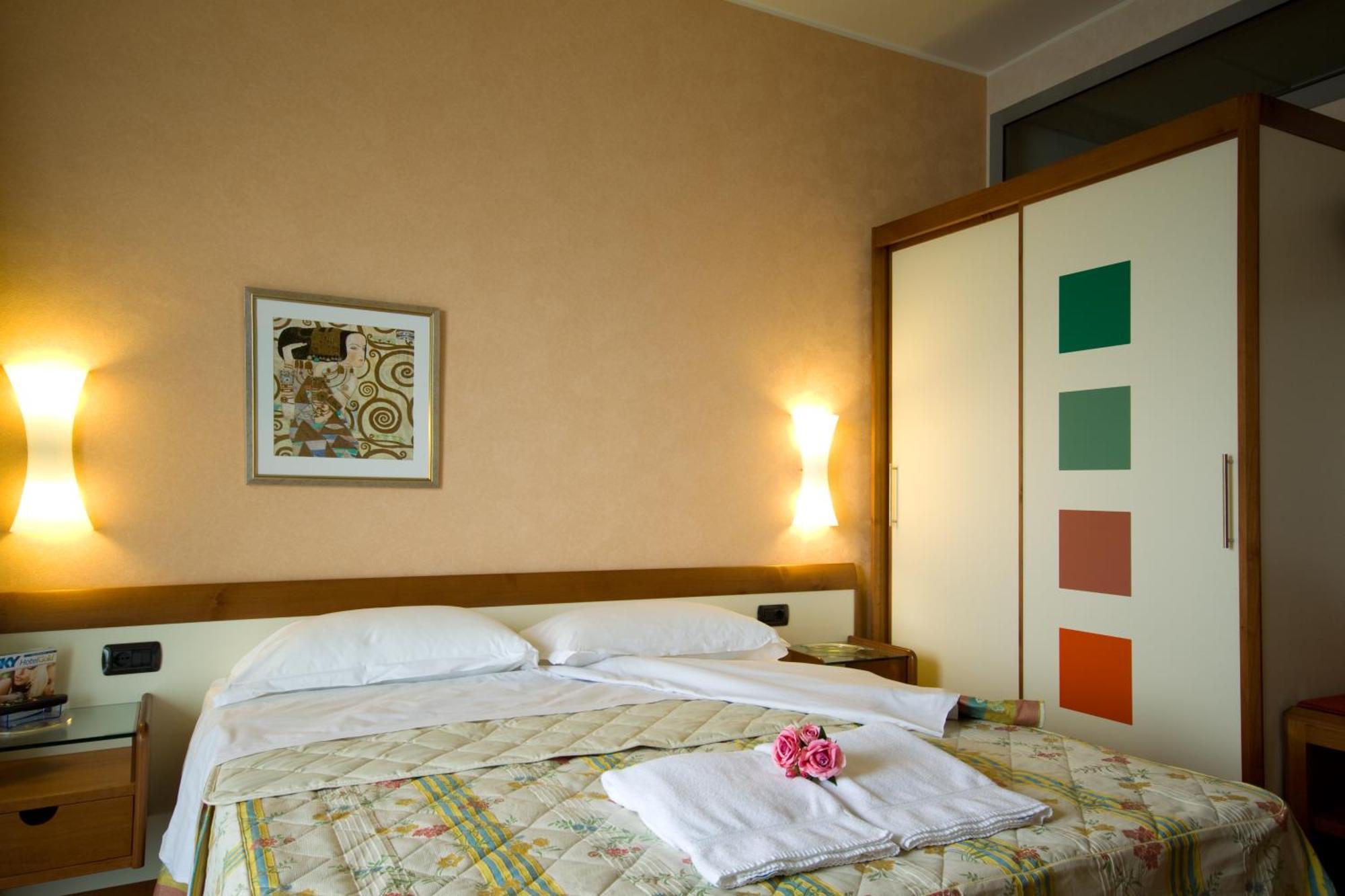 Double Room with Sea View (1 Adult),682989765:JPEG