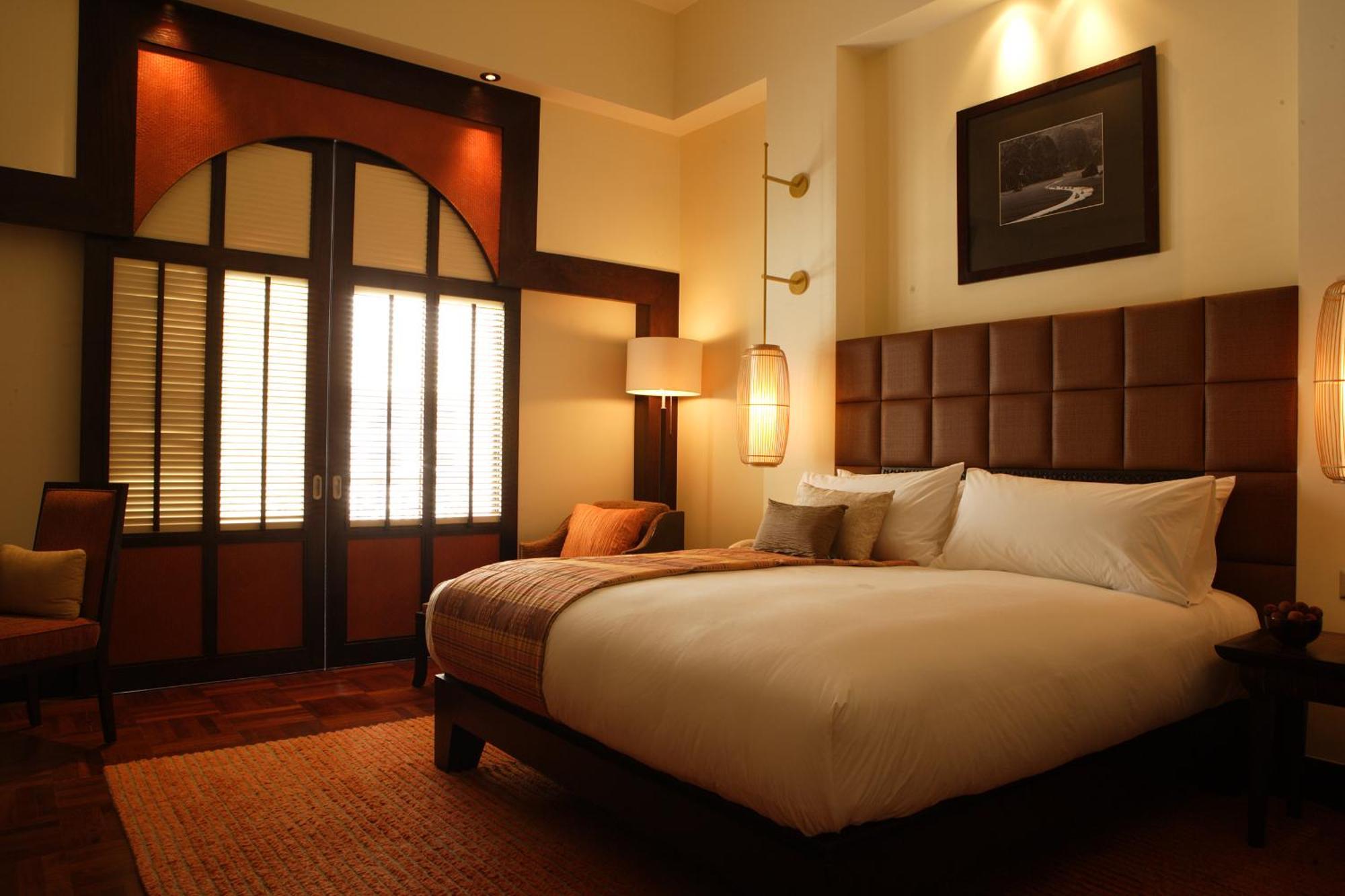 Classic King Room with Lake View,983229763:JPEG