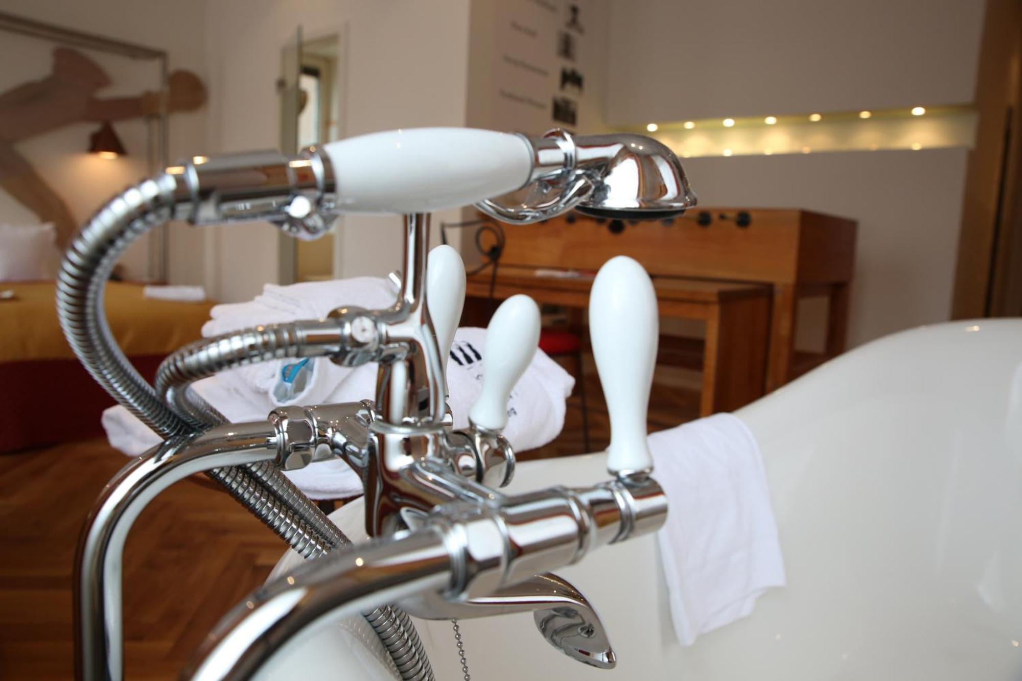 Junior Suite (2 Adults),692815602:JPEG