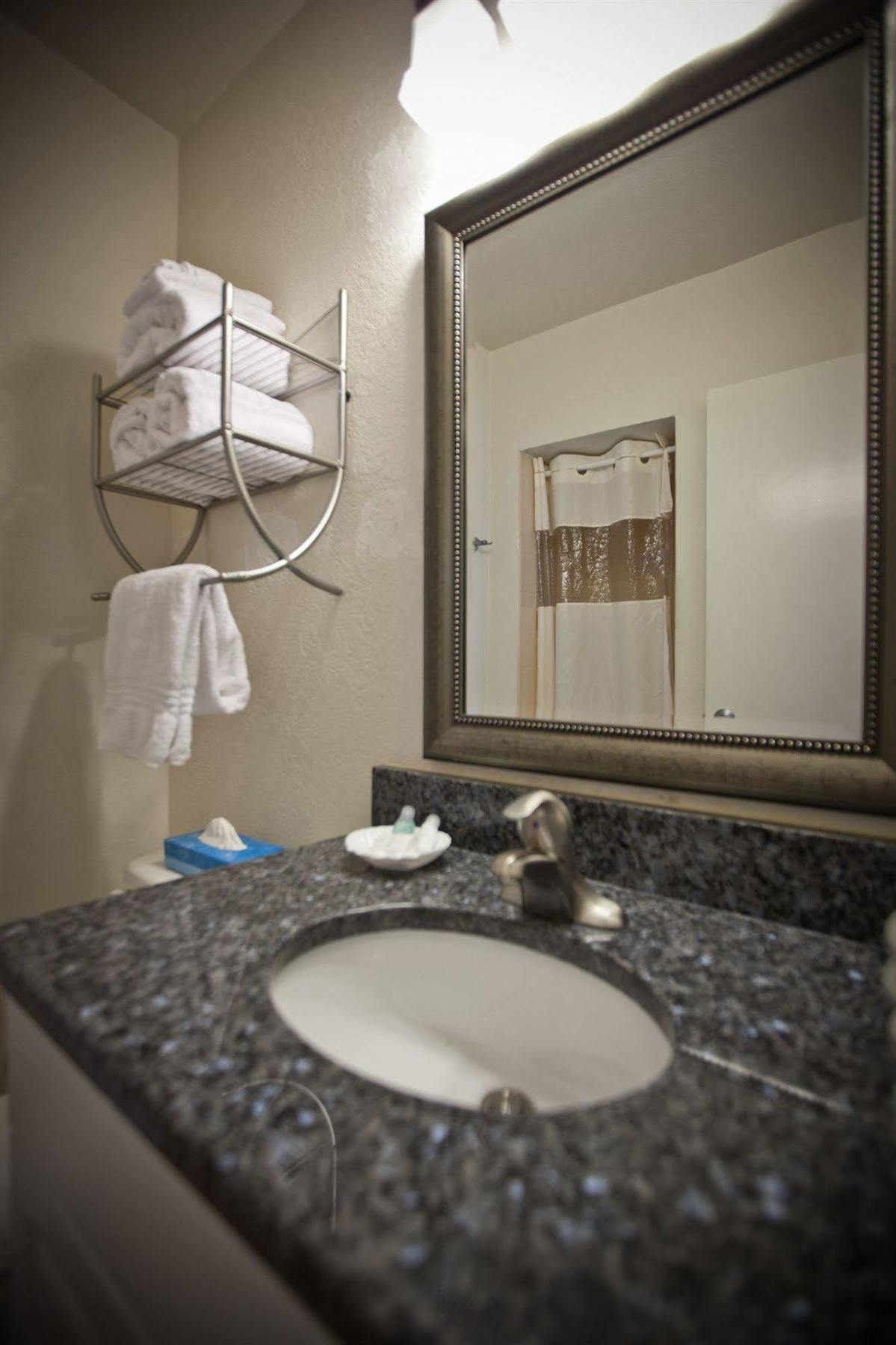 Standard King Room,1668055127:JPEG