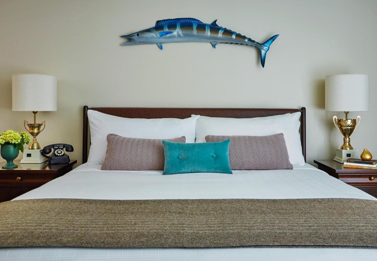 Graduate King Room,1558066057:JPEG