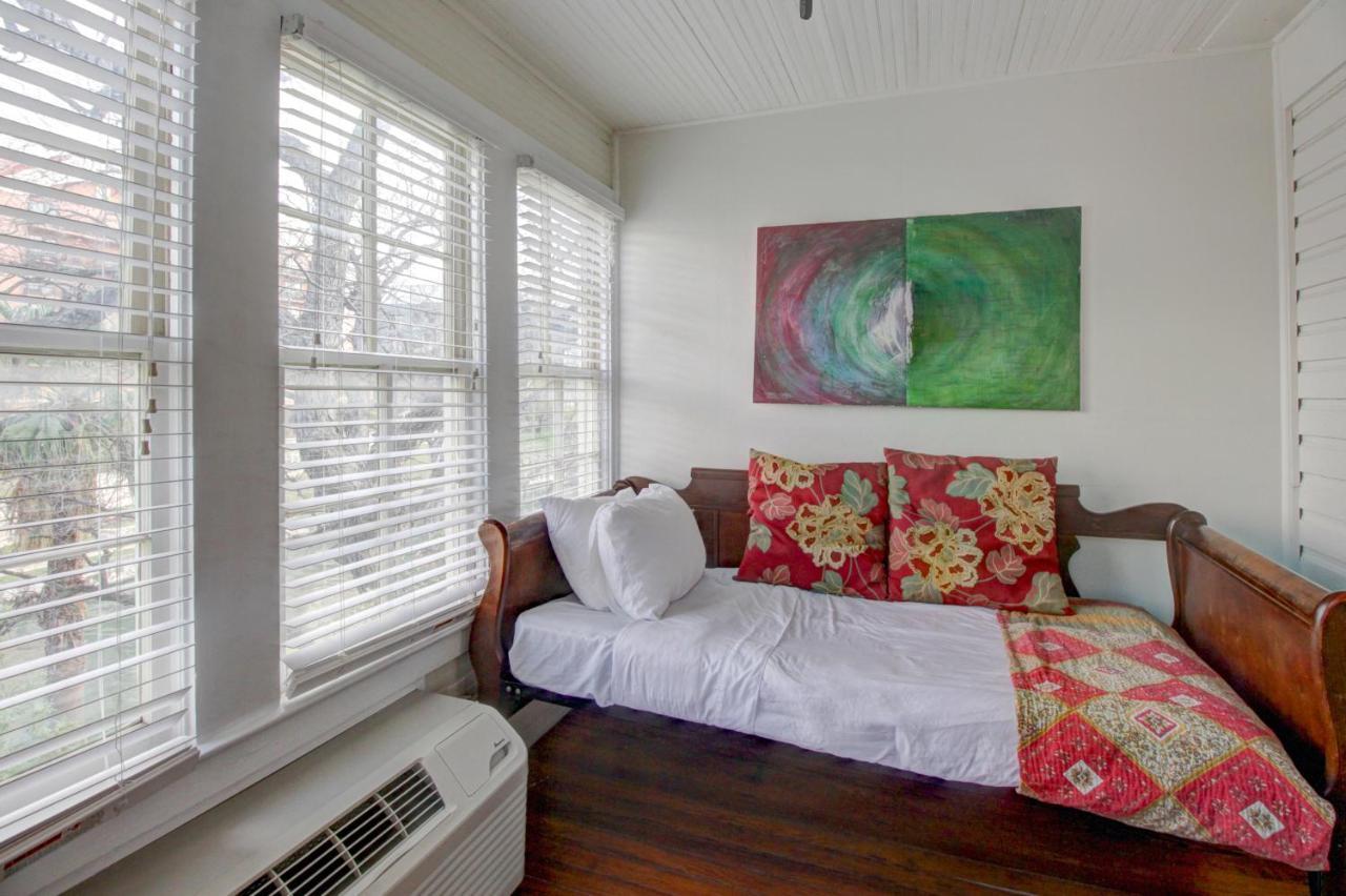 Queen Suite with Single Bed - Second Floor,697214553:JPEG