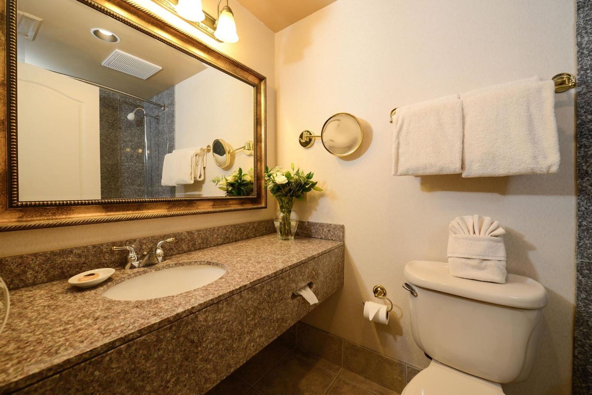 Double Queen Room with City View - Non-Smoking