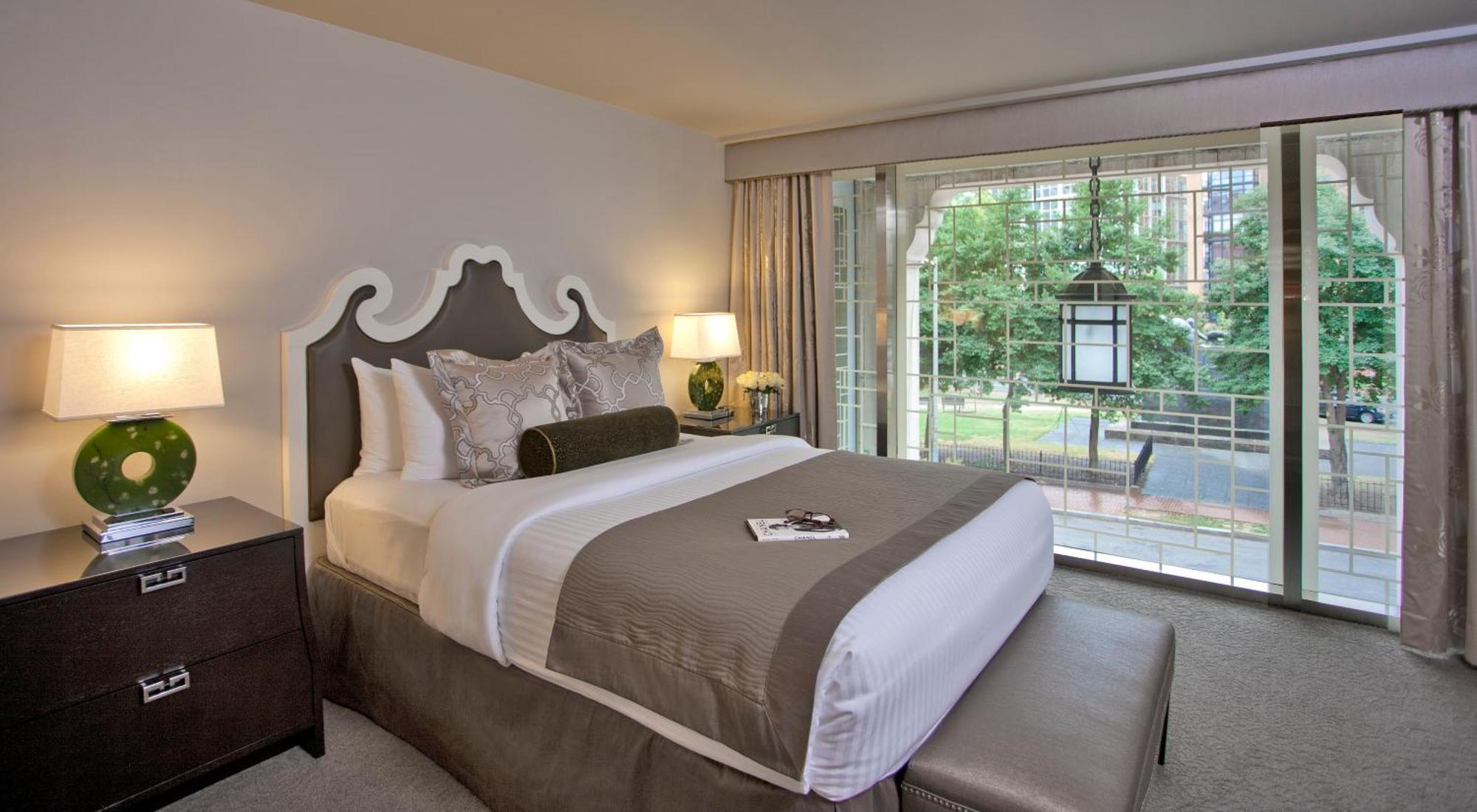 Parlor Suites,424921104:JPEG