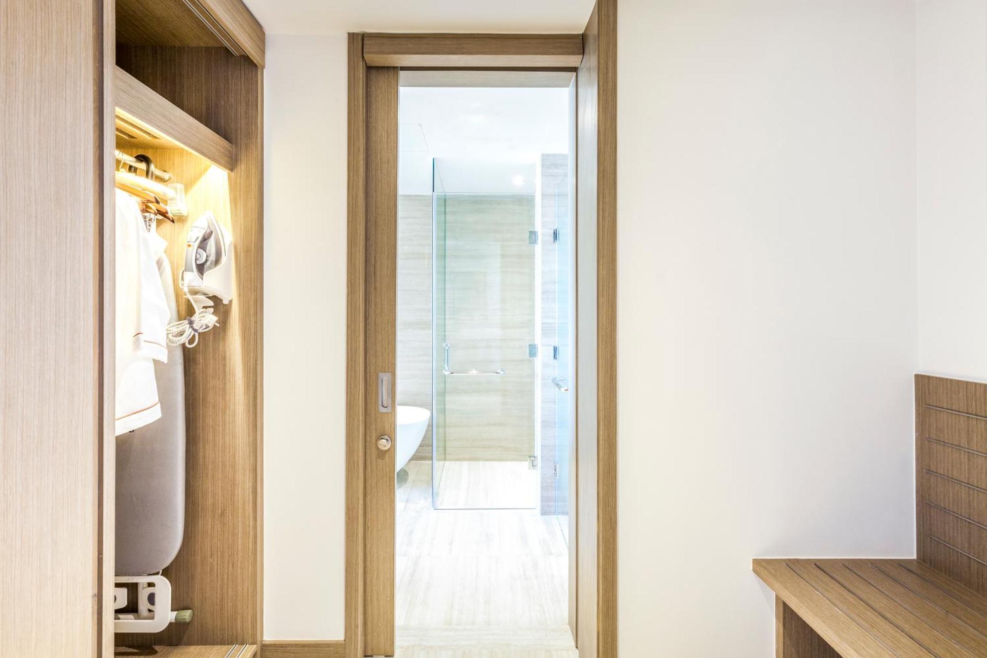 Business Room,1305463582:JPEG