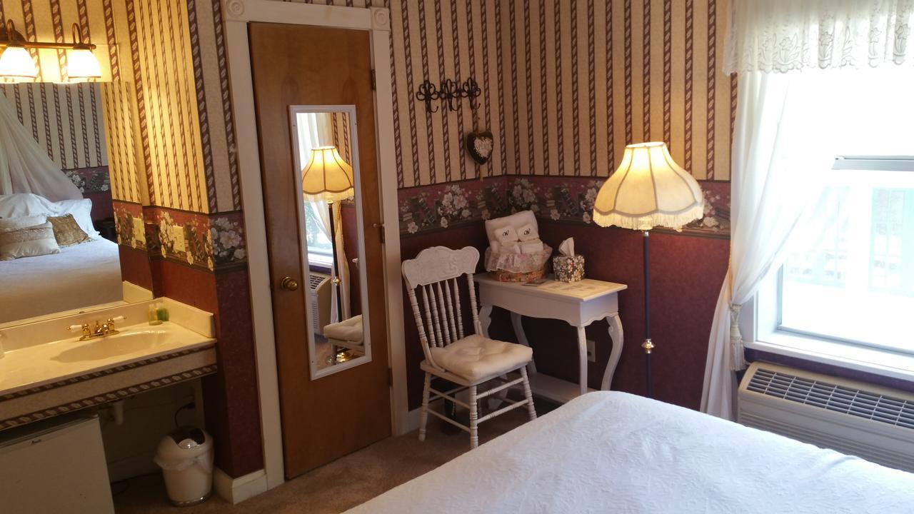 Queen Room