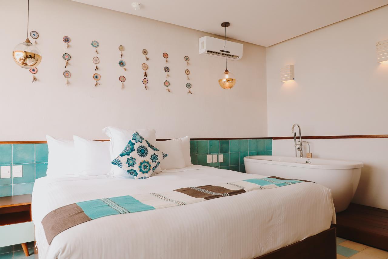 Honeymoon Suite Ocean Front and Plunge Pool