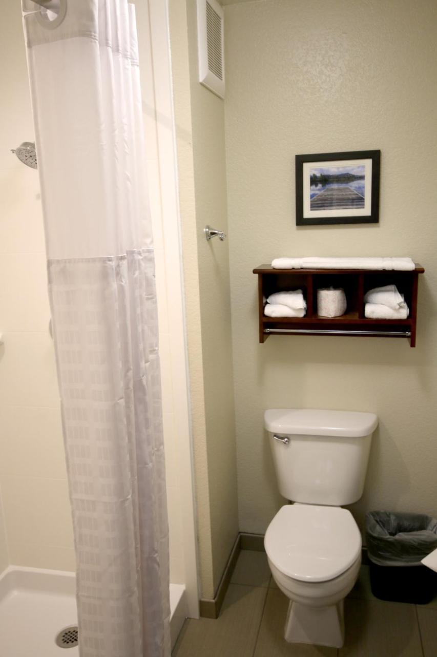 Efficiency Queen Room with Two Queen Beds - Non-Smoking