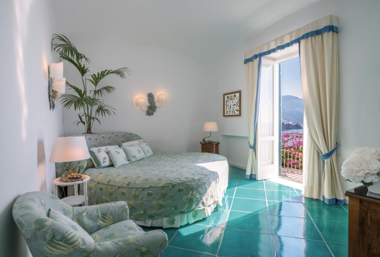 Honeymoon Suite