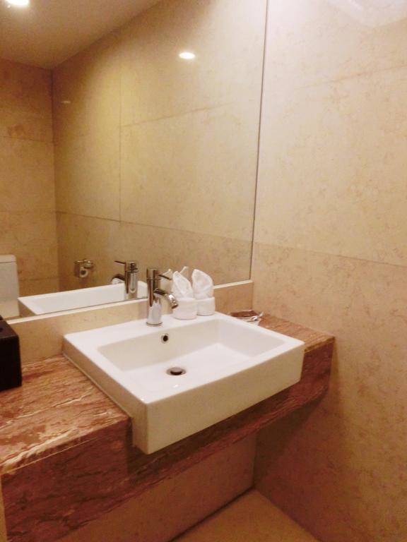 Family Room,1610225284:JPEG