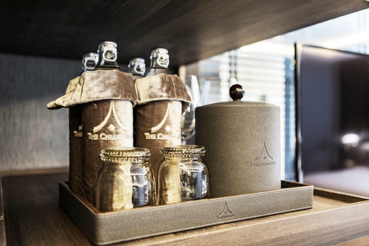 Deluxe Twin or King with Bathtub,790593105:JPEG