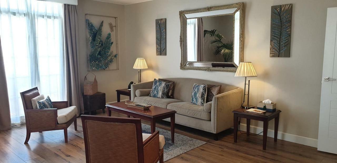 Suite with Balcony and Sea View