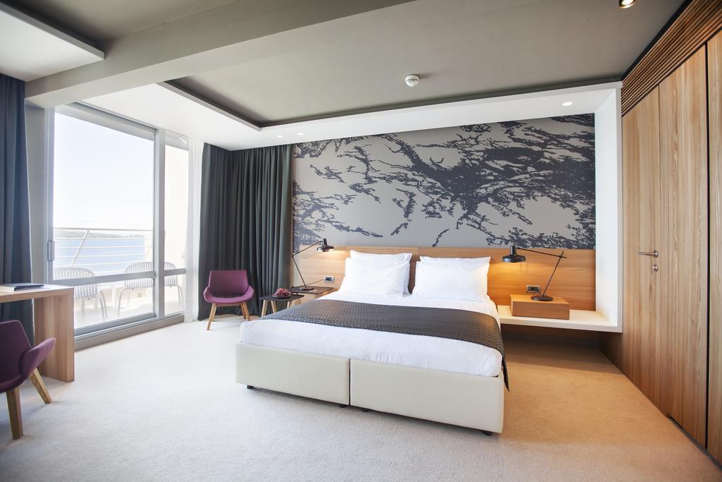 Executive Suite with Sea View and Balcony,683417637:JPEG