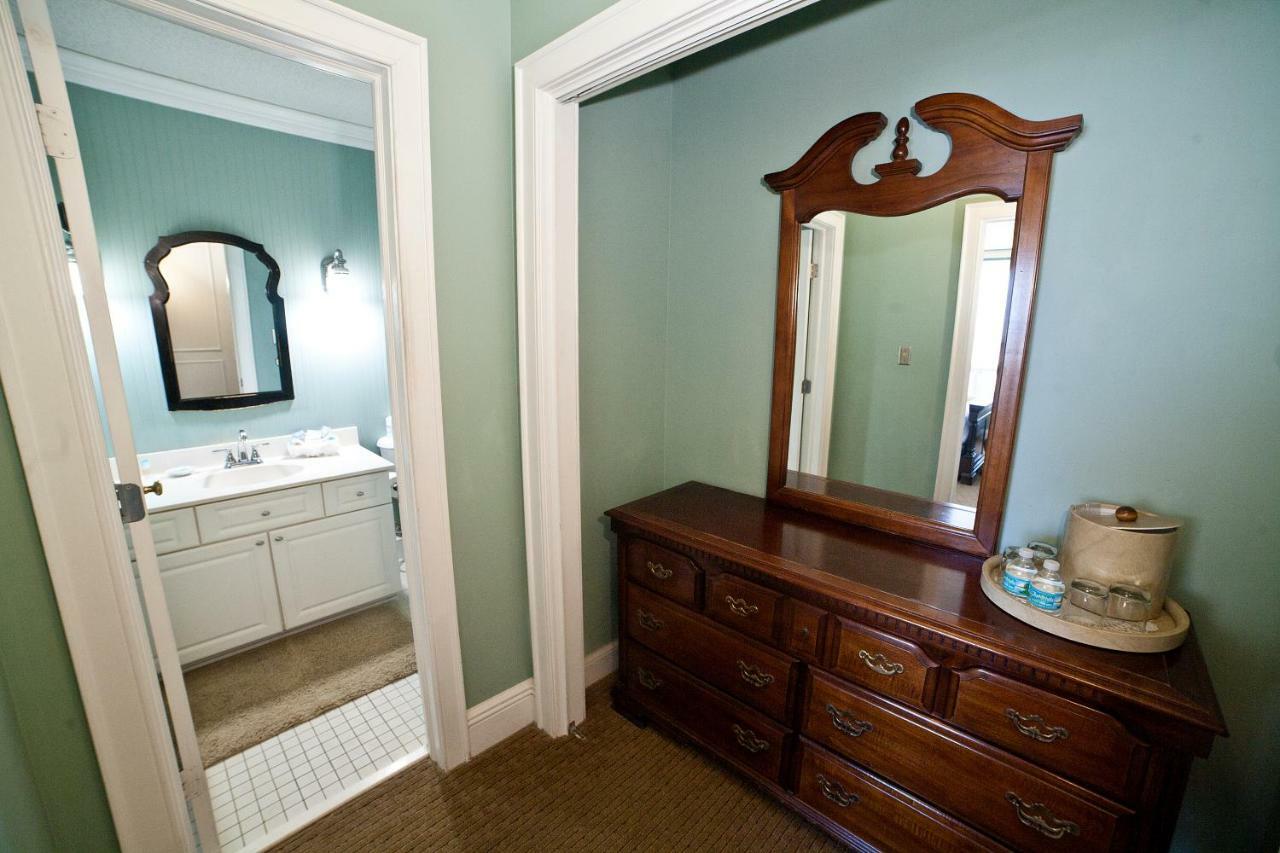 Queen Suite with Sea View