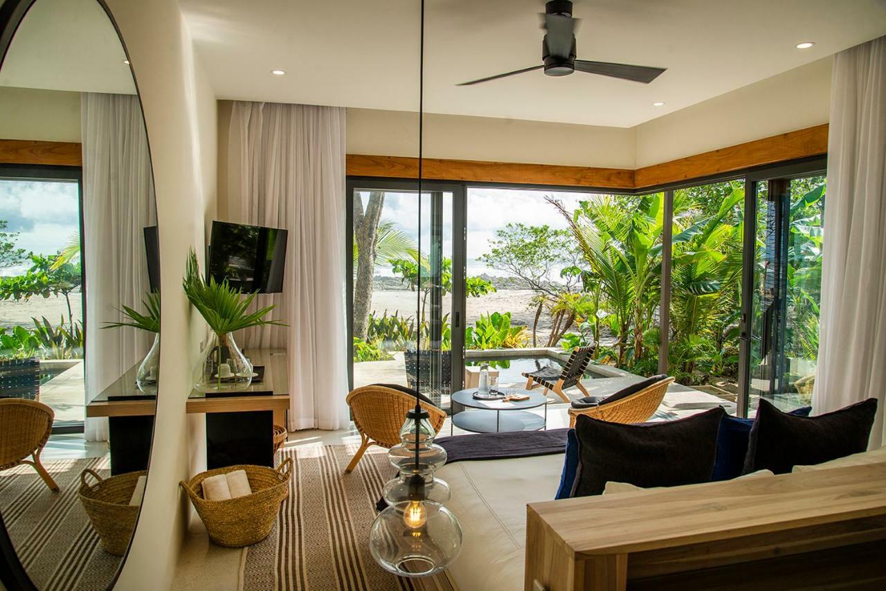 Ninta Bungalow Beachfront