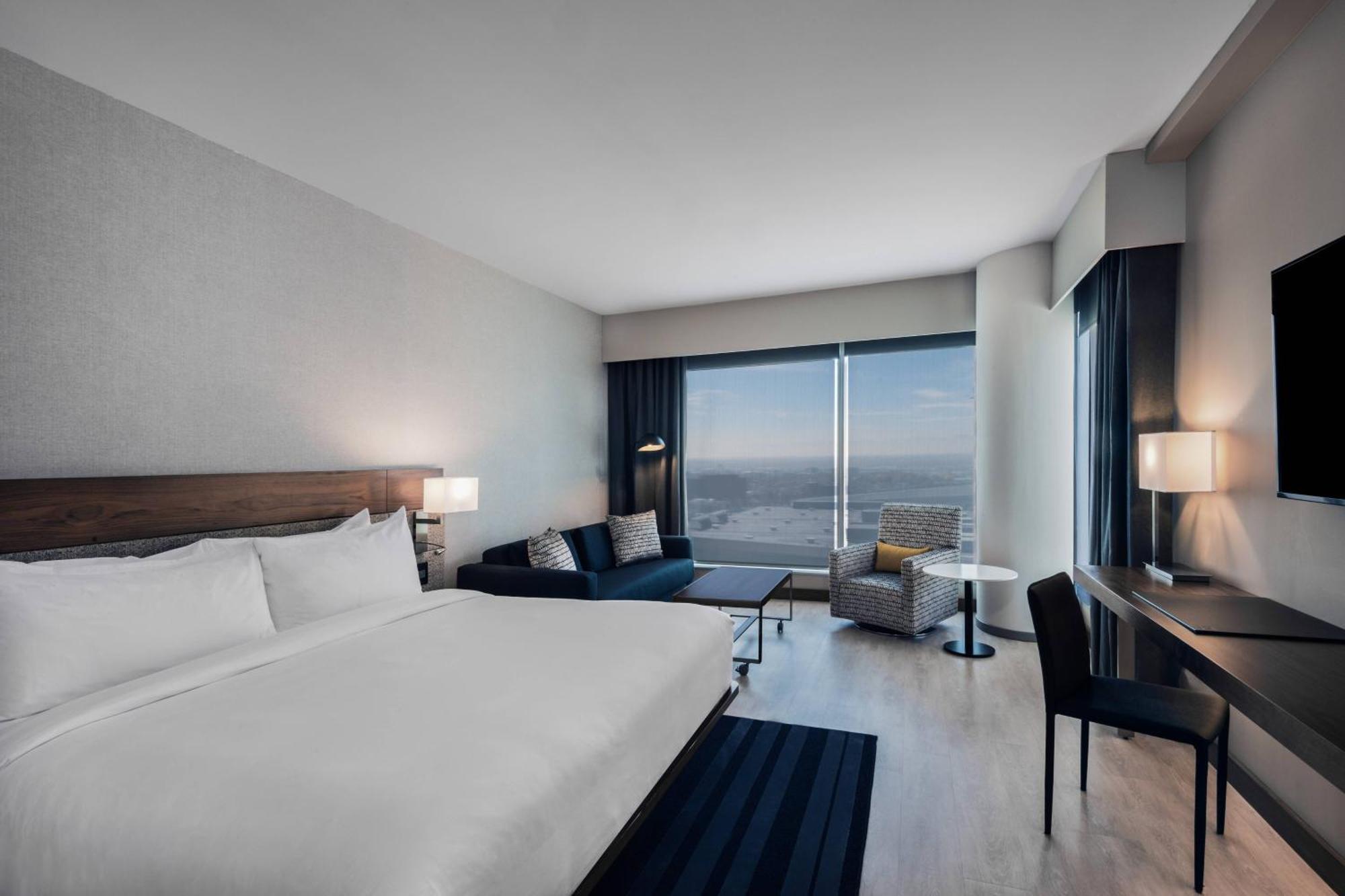 Premium King Room with Sofa Bed and View,1365361259:JPEG