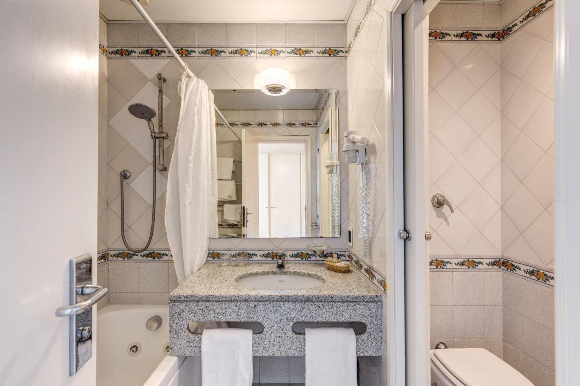 Superior Room with Balcony and Sea View,1542863485:JPEG