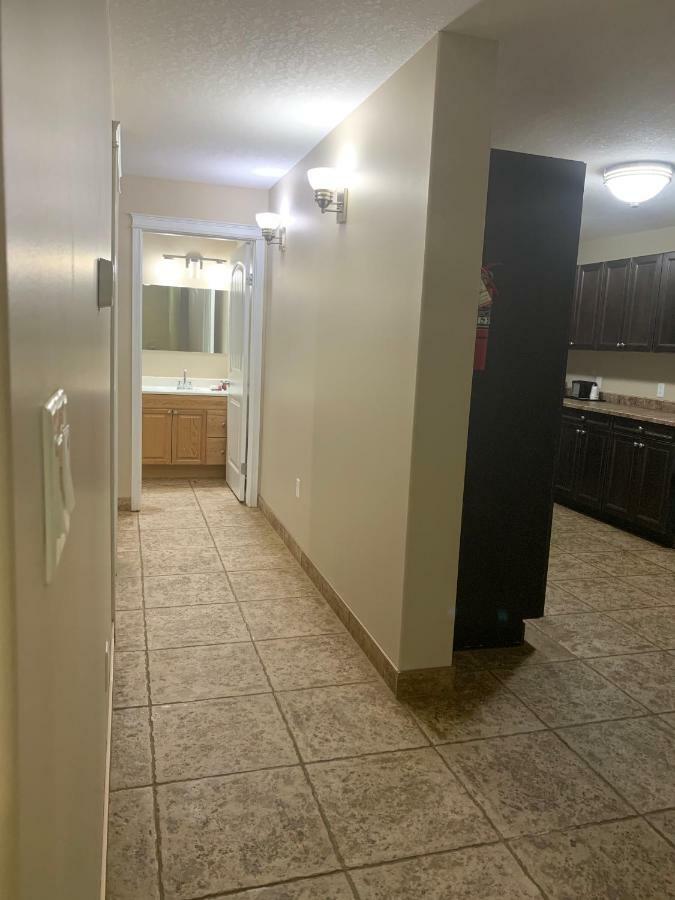 Four-Bedroom Apartment - Non-Smoking,890730457:JPEG