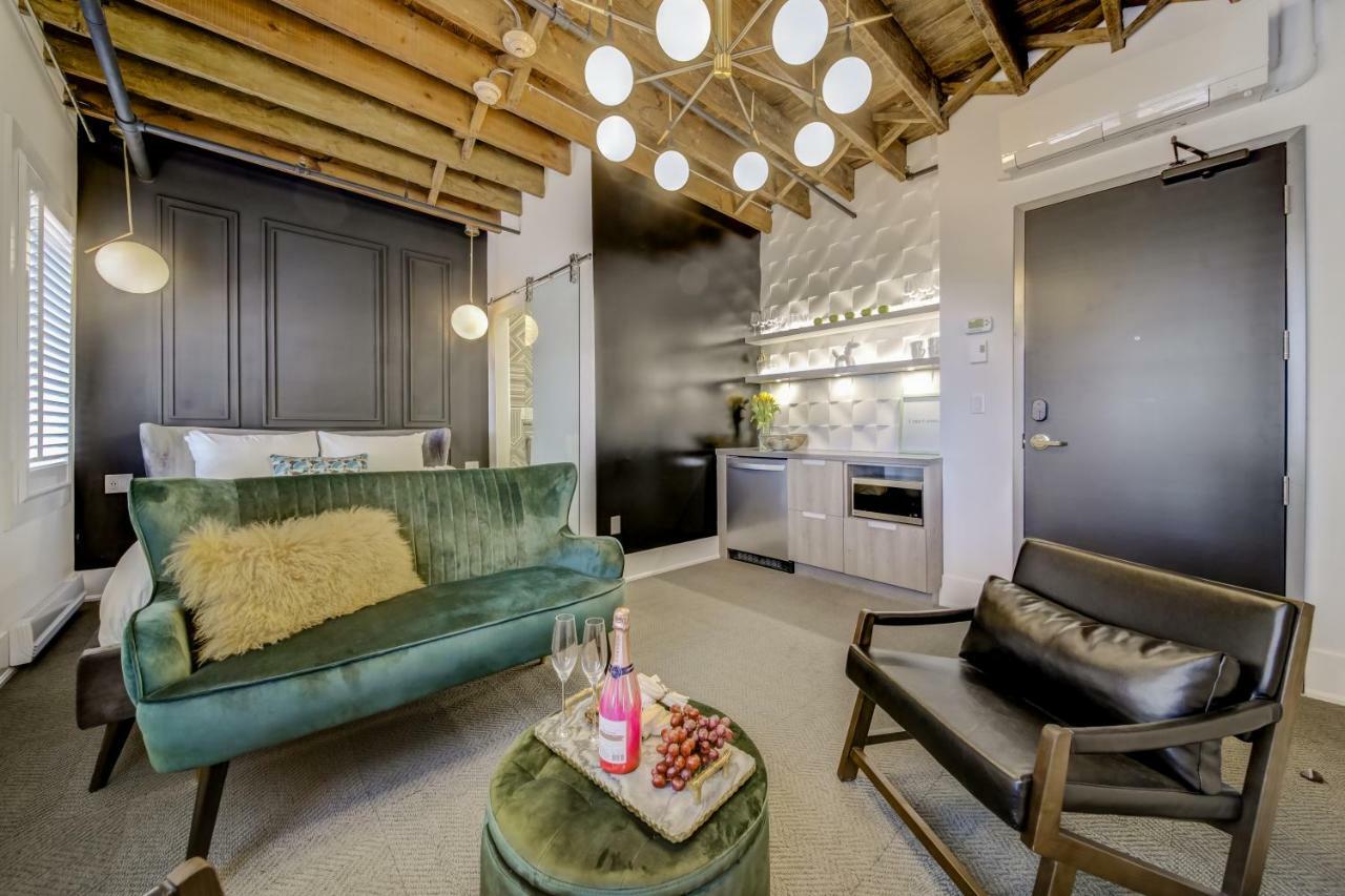 Queen Studio,903508318:JPEG