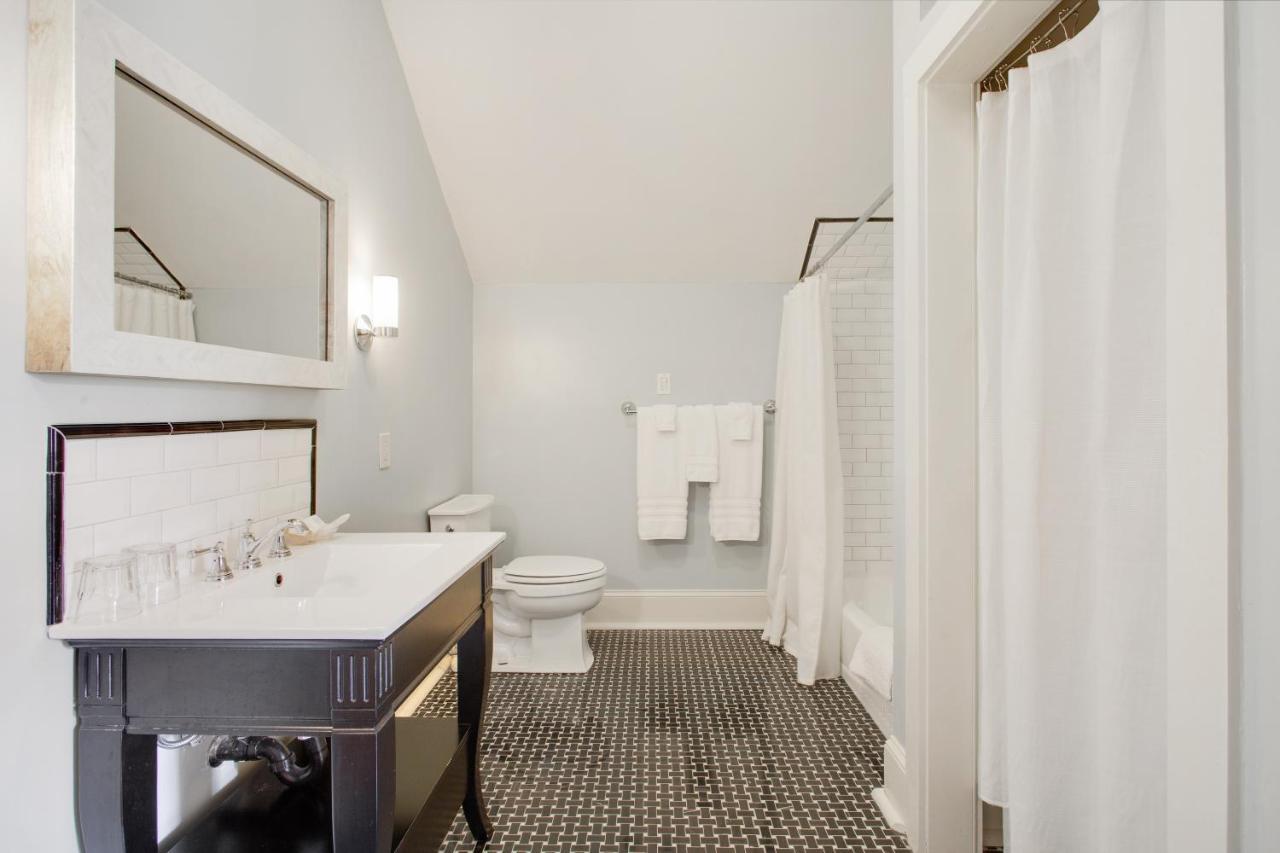 Superior King Suite