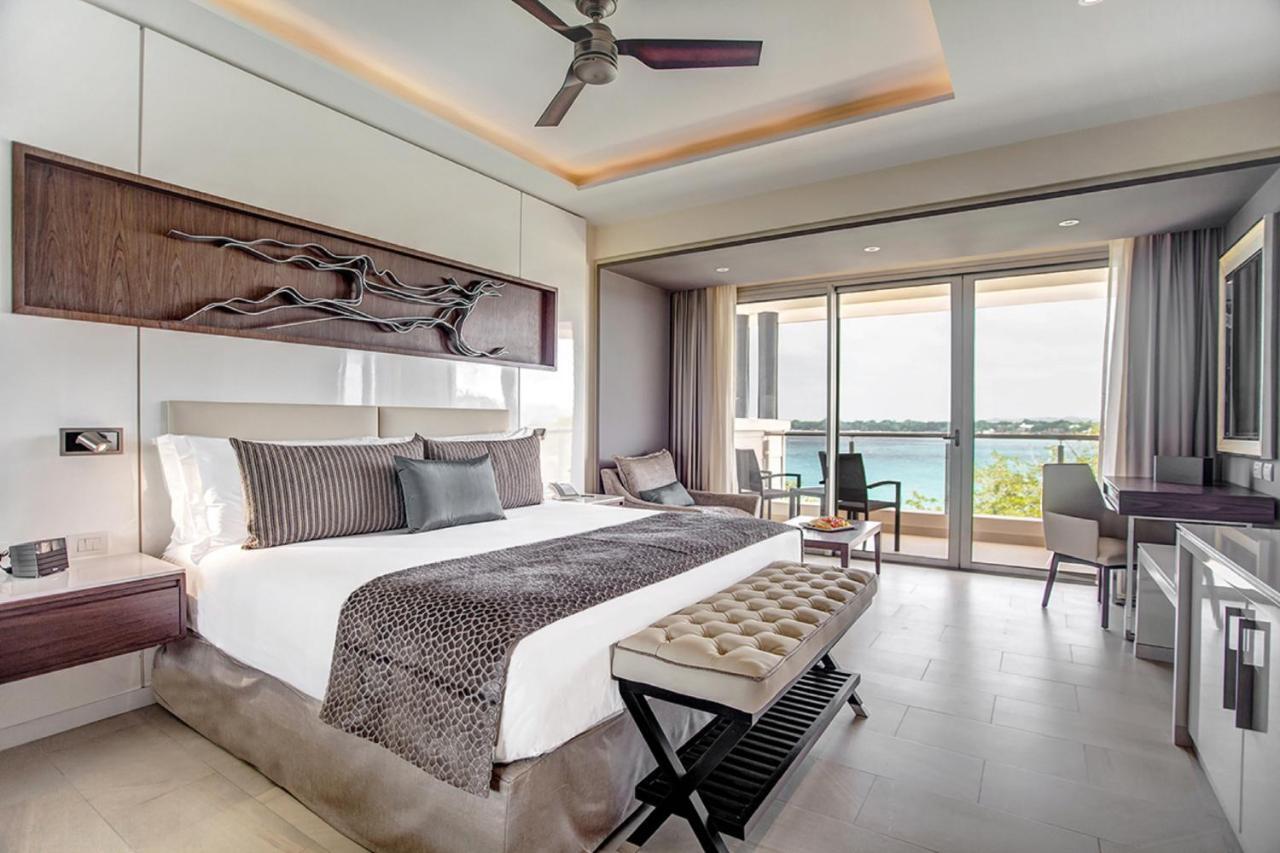 Luxury Presidential One Bedroom Suite Ocean View Diamond Club