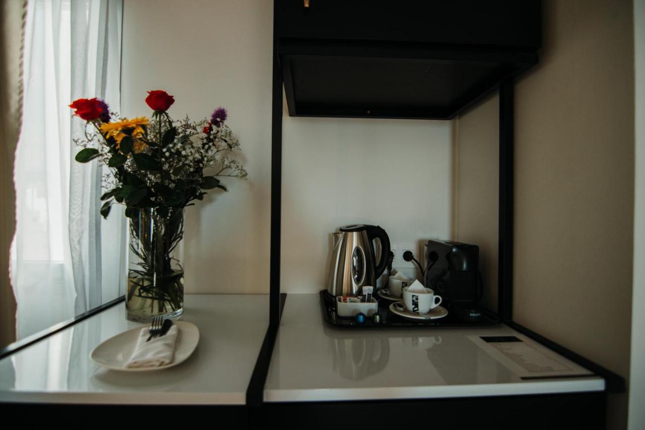 Family Room,1284792865:JPEG