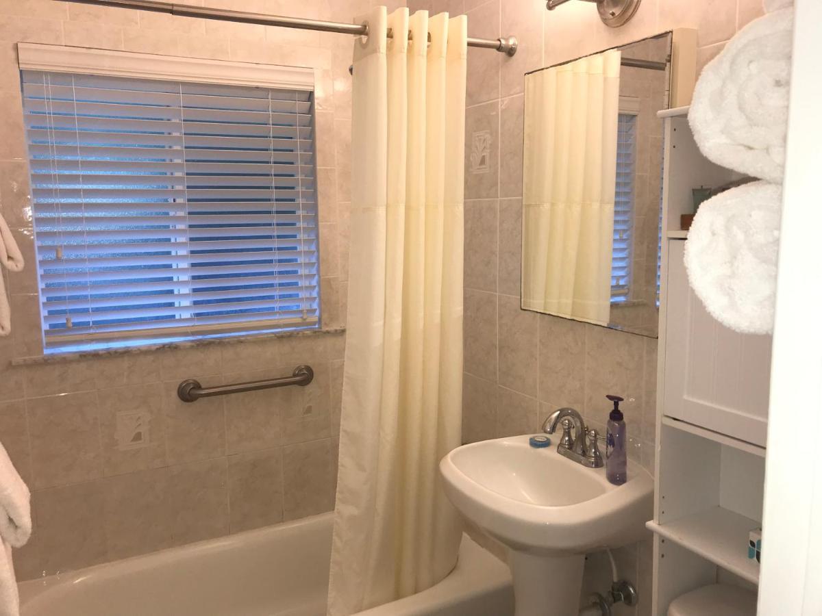 Queen One Bedroom Suite # 28,1024538137:JPEG