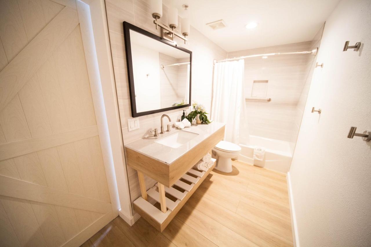 Surfbreak Queen Room with Two Queen Beds