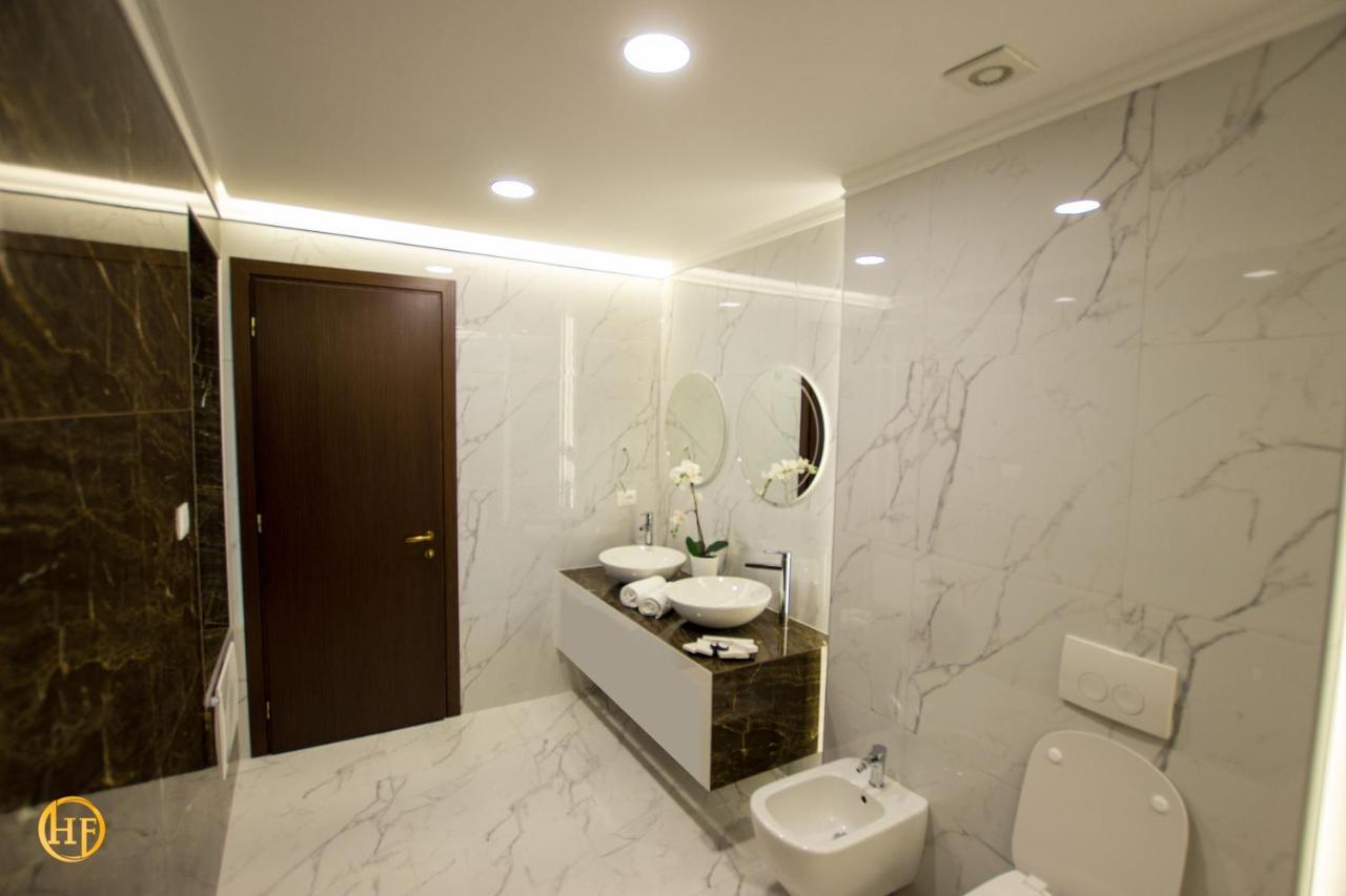 Deluxe King Suite,992876245:JPEG
