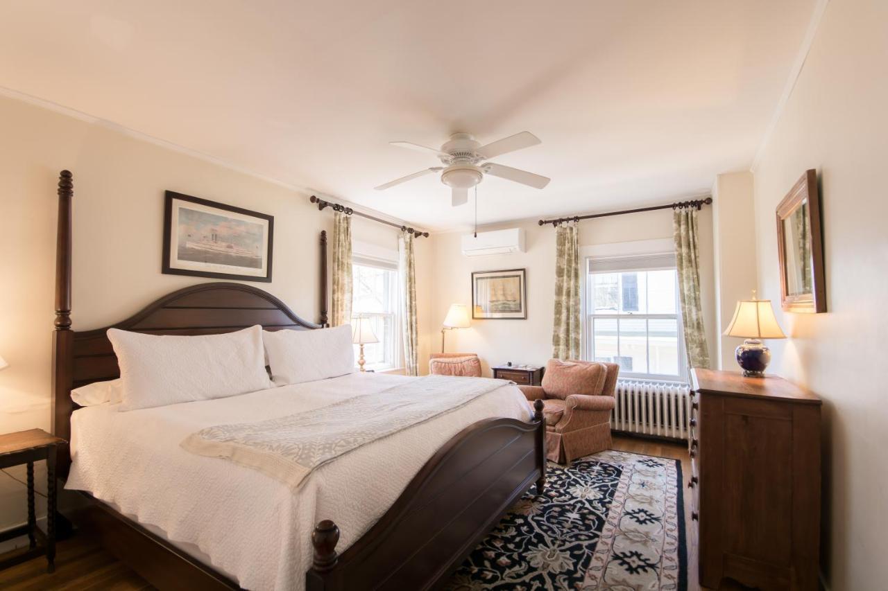 Deluxe King Room,239356505:JPEG