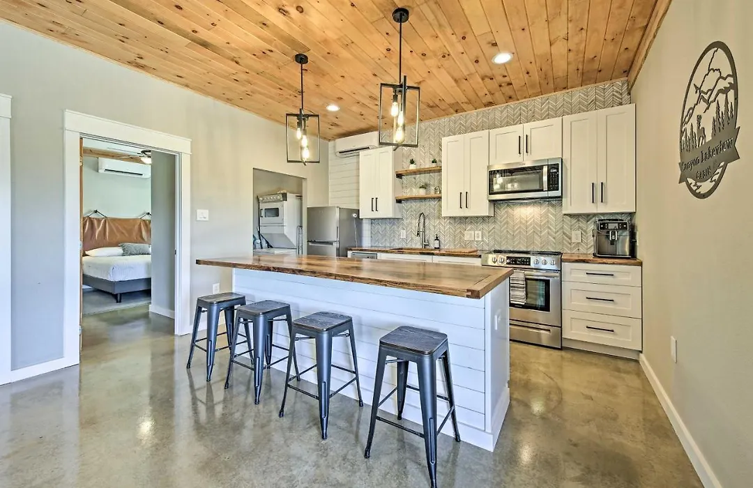 Modern Cabin With Stunning Views About 1 Mi To Lake!-1