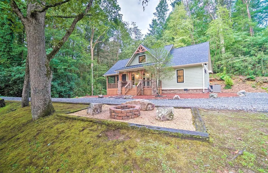 Hootenanny At Horton Creek: Creekside Escape!-1