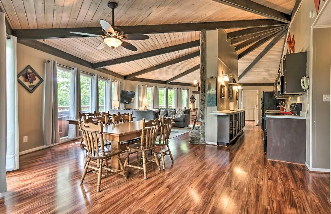 Gatlinburg House With Pool Table And Forest Views!-1