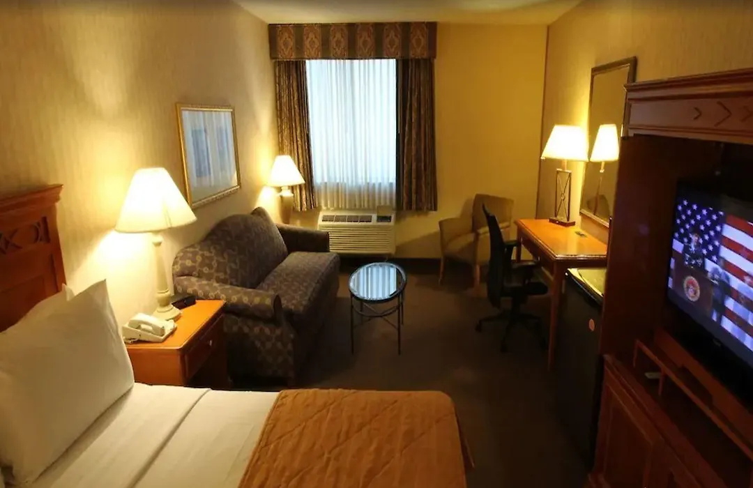 Clarion Hotel Park Central-1