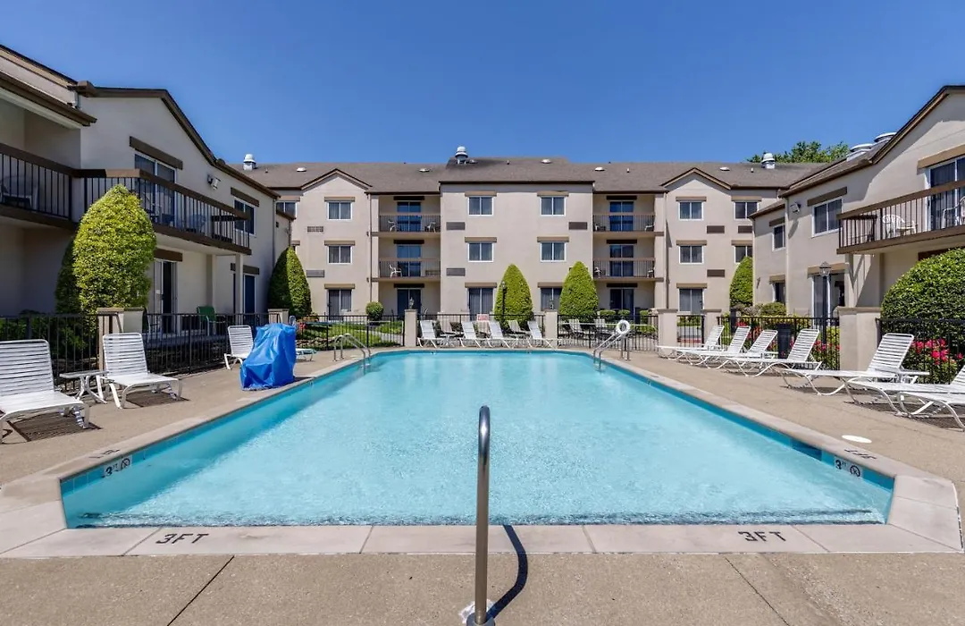 Club Hotel Nashville Inn & Suites-1