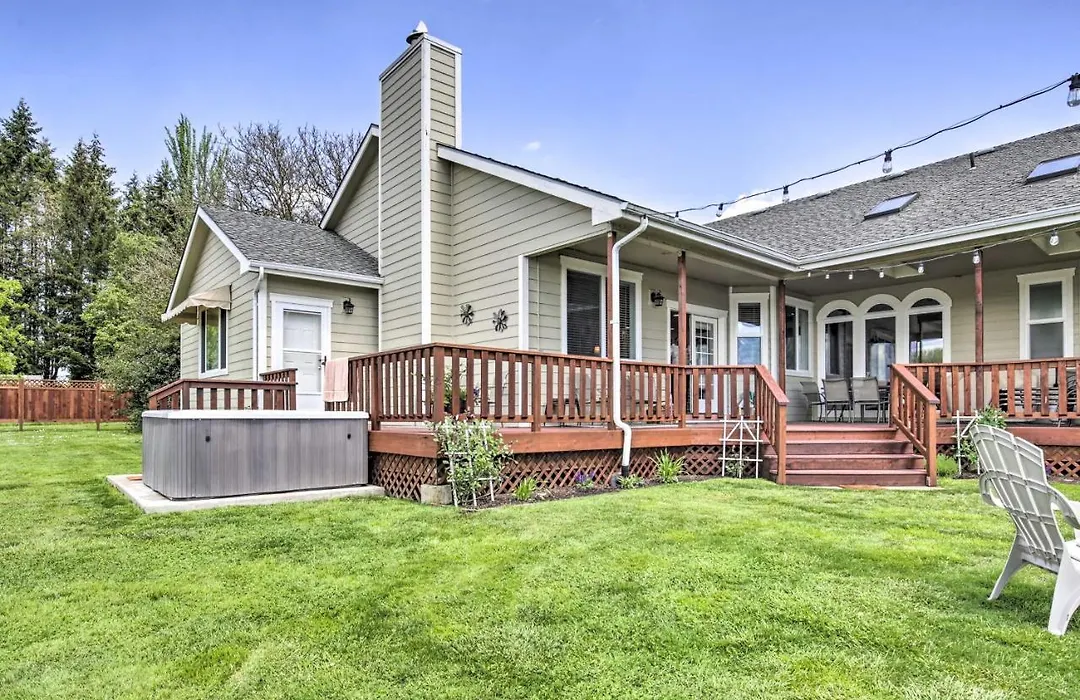 Mcminnville Wine Country Home W/ Hot Tub + Deck-1