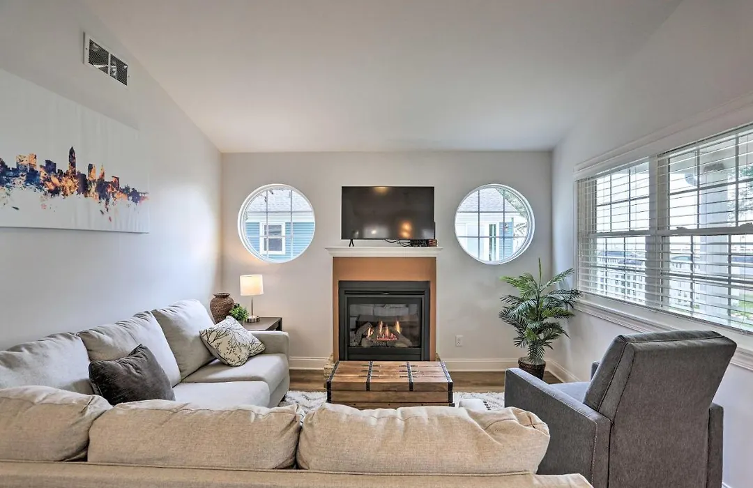 Port Clinton Home With Lake Views!-1