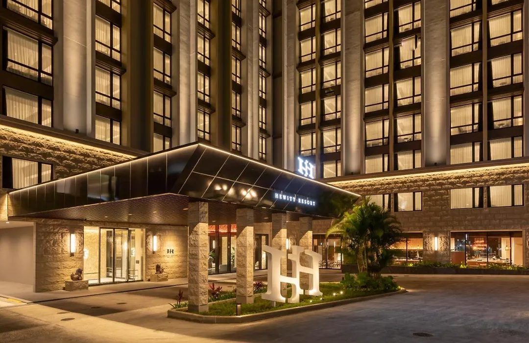 Hewitt Resort Naha-1